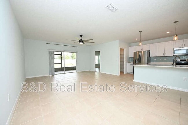Building Photo - 2028 Rosewood Cir