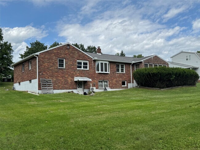 Building Photo - 11 Maiden Ln