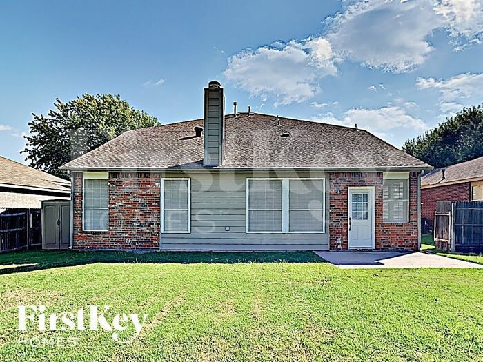 Building Photo - 1425 Riverside Rd