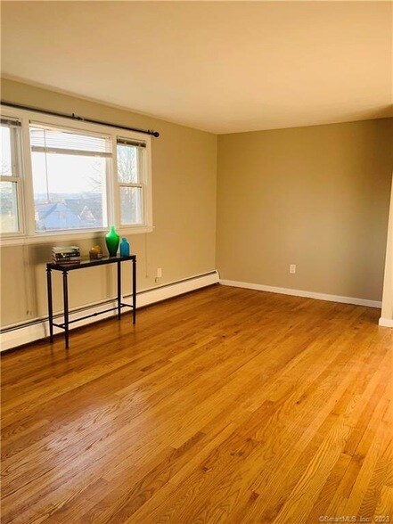 Building Photo - 280 Lighthouse Rd