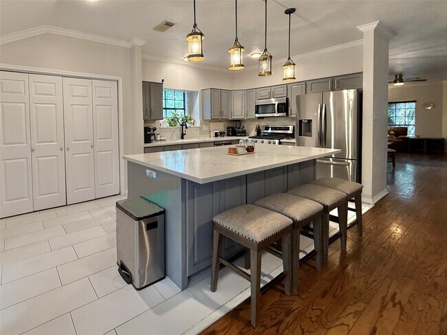 Building Photo - 42 Village Knoll Pl