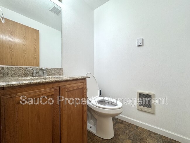 Building Photo - 992 S Palmetto St