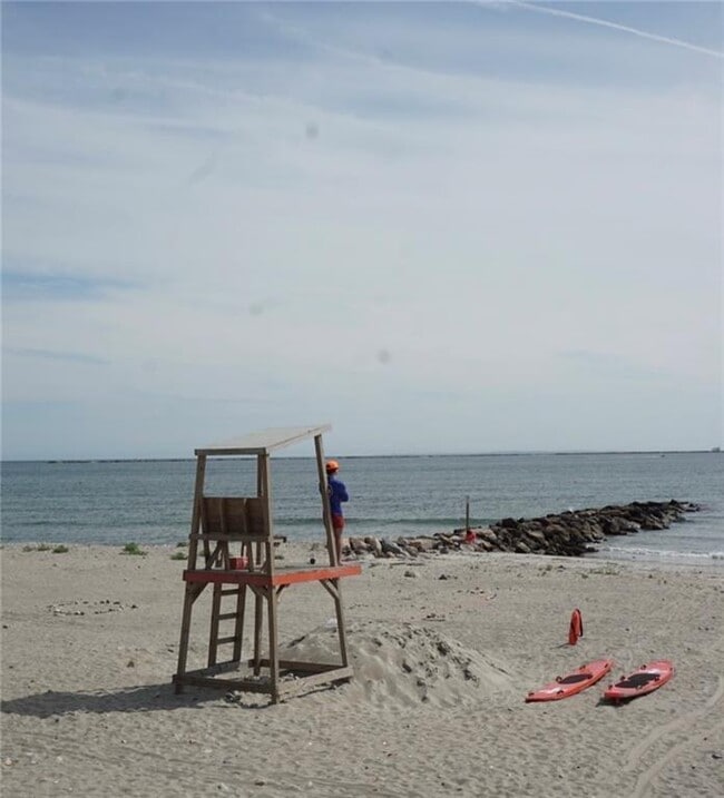 Building Photo - 56 Sand Hill Cove Rd