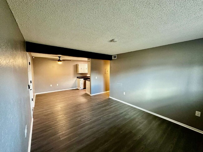 Building Photo - **MOVE IN SPECIAL - FIRST MONTH'S RENT FREE!!** "Charming 2-Bed Condo in Golden, CO - Cozy Living!"