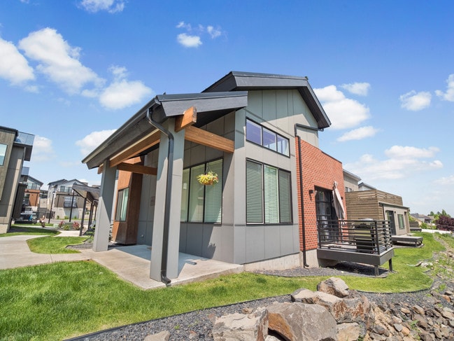 Building Photo - 7217 N 5 Mile Rd