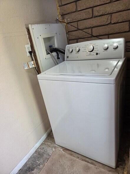 Personal washer - 610 N Orchard Ave