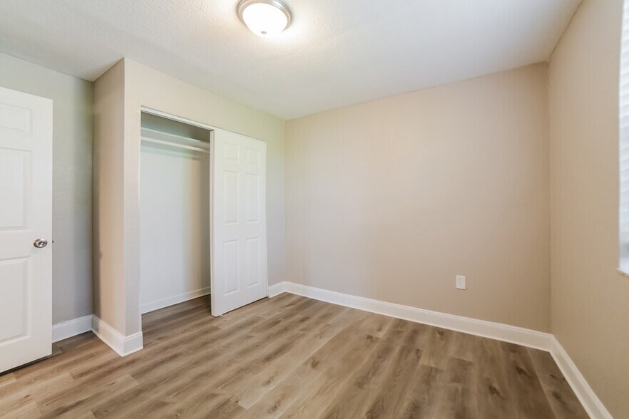 Building Photo - 1001 SW 25th Ave