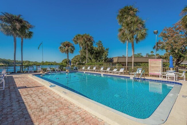 Building Photo - 4229 Stratford Dr