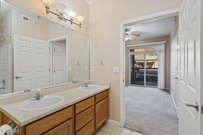 Building Photo - 605 Cougar Bluff Point