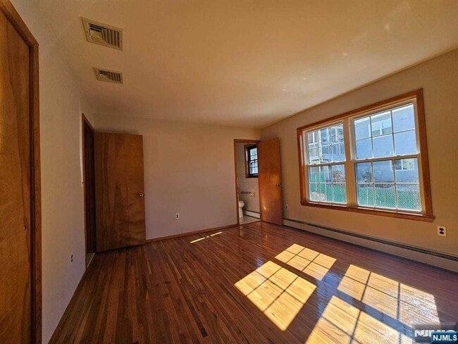 Building Photo - 27 Whitaker Ave