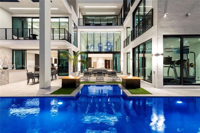 Building Photo - 1400 Bayview Dr