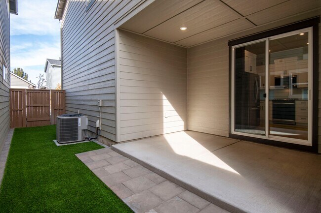 Building Photo - 20852 SE Denver Dr