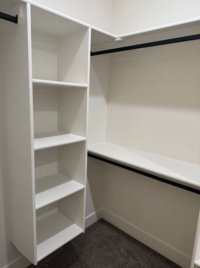 Building Photo - TWIN HOME FOR RENT IN SUGAR CITY - 3 BEDROOMS 2 FULL BATHROOMS