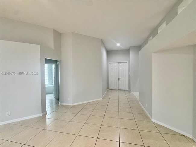 Building Photo - 2525 Bay Pointe Ct