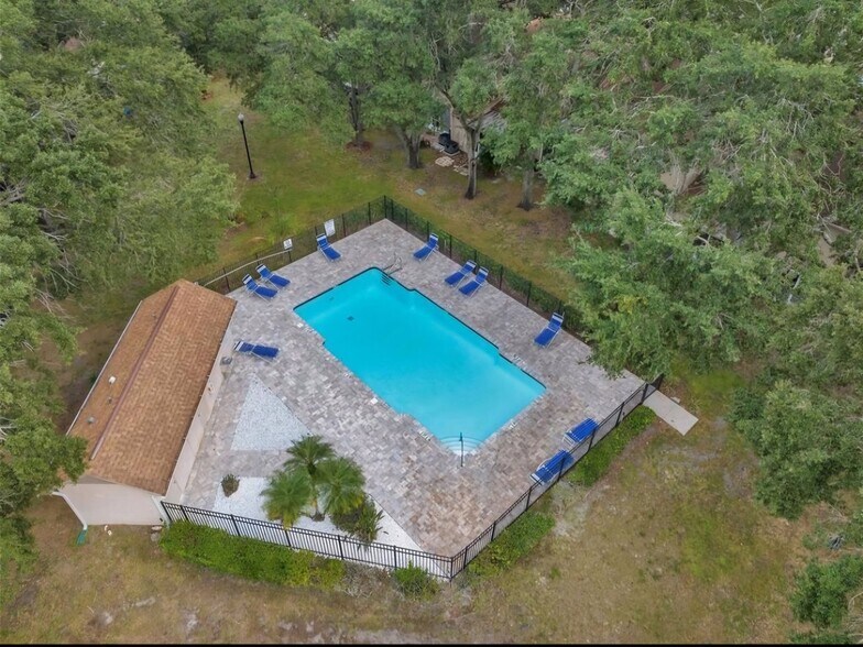 Building Photo - 2124 Fletchers Point Cir