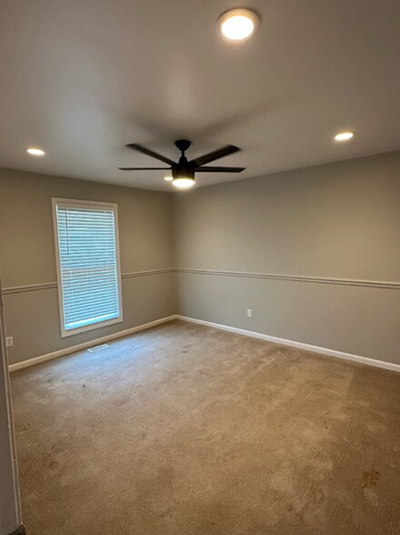 Building Photo - 218 Ridgewood Dr
