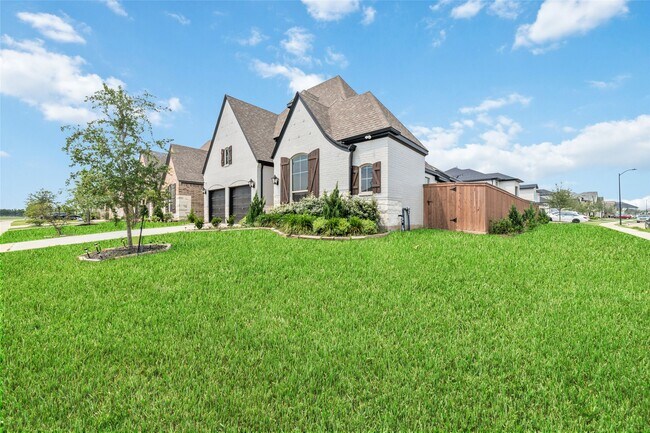 Building Photo - 7315 Camden Crestwood Way