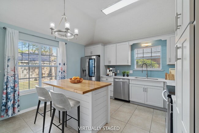 Kitchen - 65 Bay Tree Dr