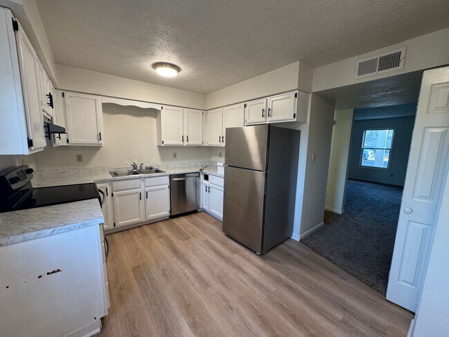 Building Photo - 107 Grogan Cir