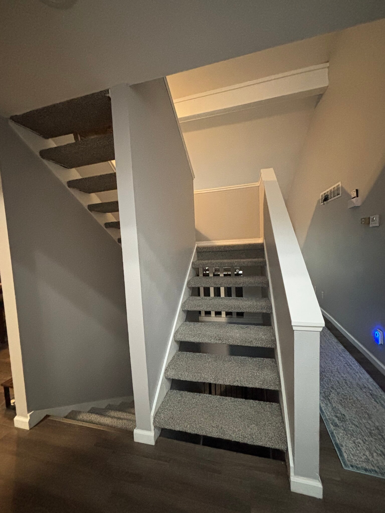 Building Photo - 806 E Sylvan Ave