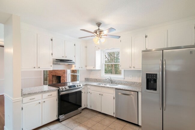 Building Photo - Freshly Updated! Beautiful 3 Bedroom, 2 Bath Ranch with Private wooded lot - Pet Friendly!