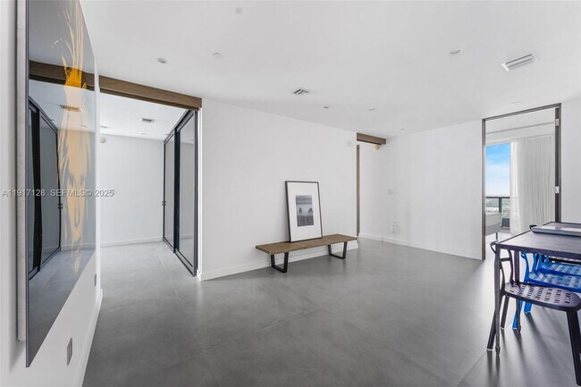 Building Photo - 900 Biscayne Blvd