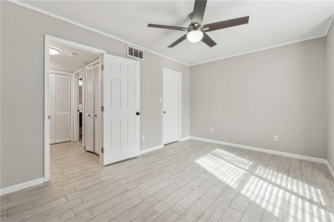 Building Photo - 434 McGill Pl NE