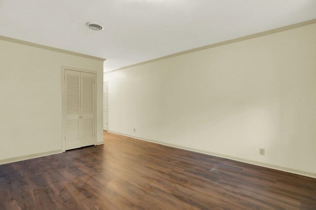 Building Photo - 3607 Highland Park Pl