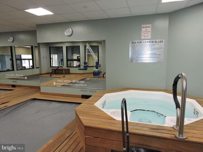 Building Photo - 1420 Locust St