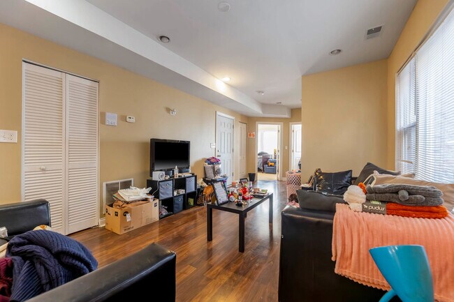 Building Photo - 8010 S Michigan Ave