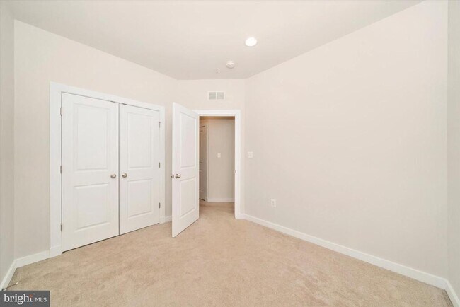 Building Photo - 3635 Stone Barn Dr