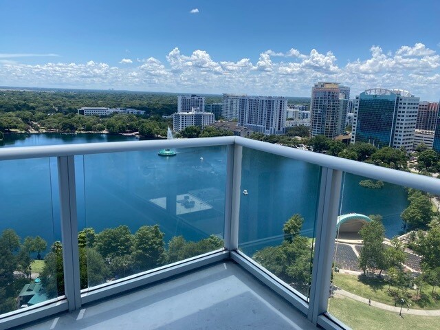 Building Photo - 150 E Robinson St