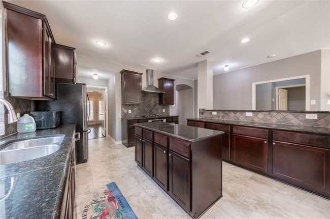 Building Photo - 2432 Greenbrook Dr