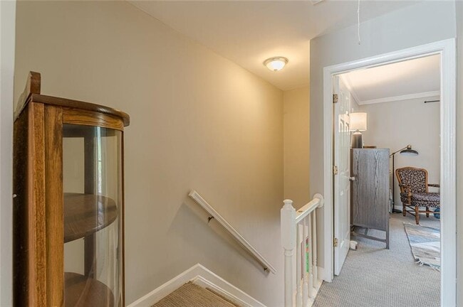 Building Photo - 656 Park Village Dr NE