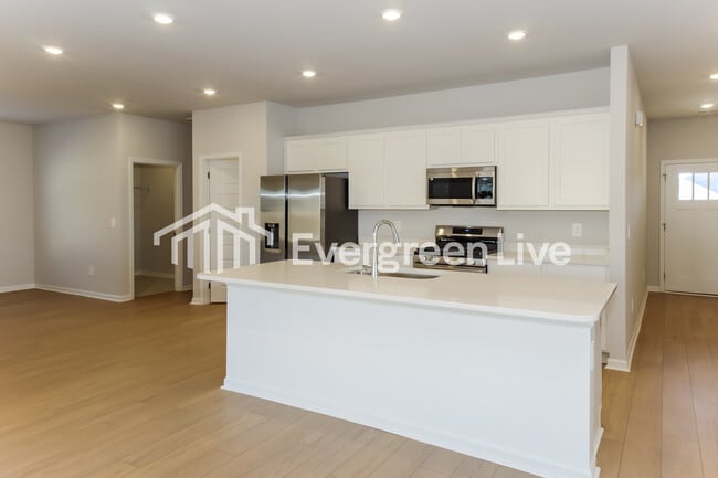 Building Photo - 113 Ashby Pond Dr