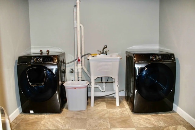 Building Photo - 1304 N Broadway Ave