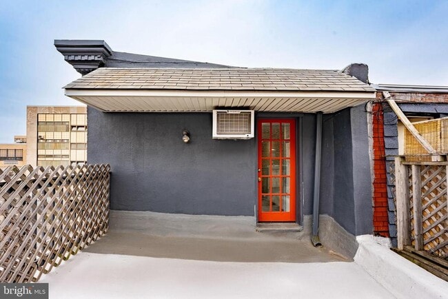 Building Photo - 1327 Snyder Ave