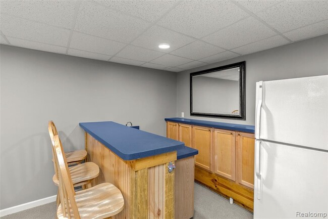 Building Photo - 5648 Whitfield Dr