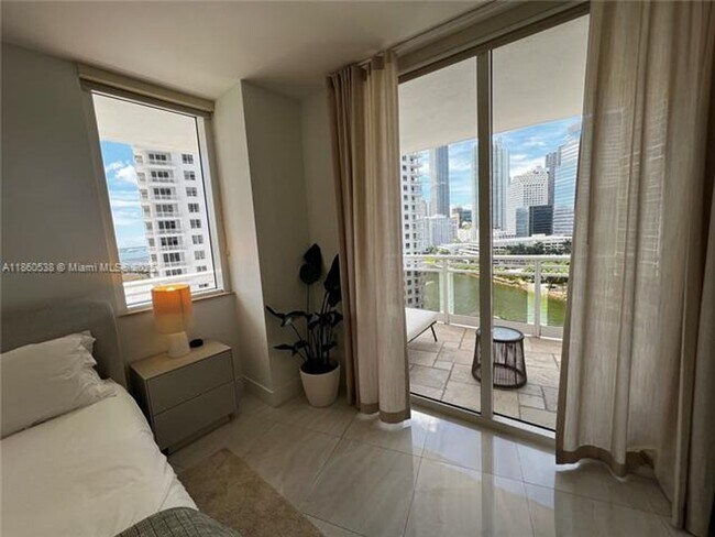 Building Photo - 901 Brickell Key Blvd