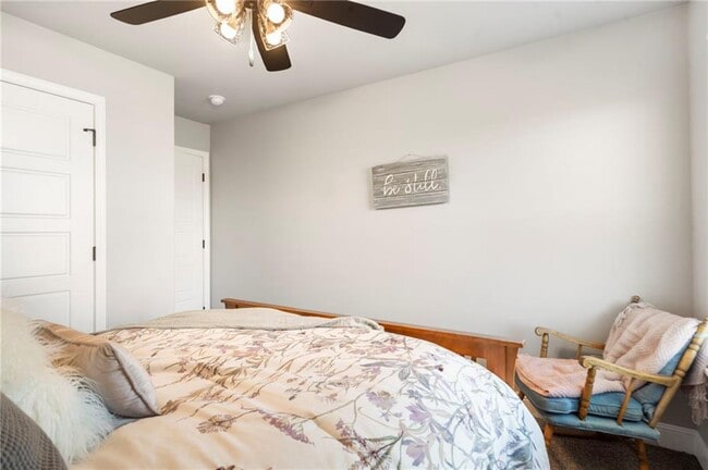 Building Photo - 102 Manfield Ave