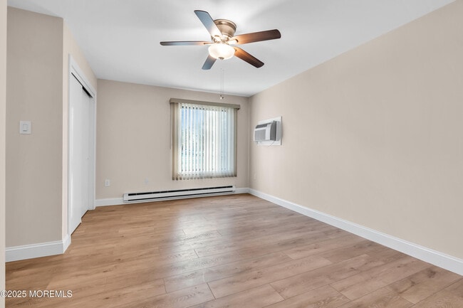 Building Photo - 218 Medford Ct