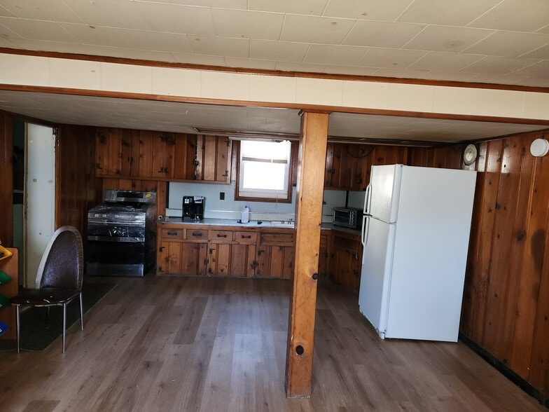 Building Photo - 90 Rossiter Ave