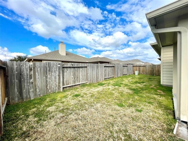 Building Photo - 10803 Woodwind Shadows Dr