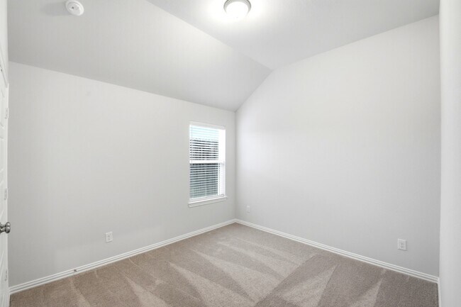 Building Photo - 2106 Villa Flora Ln