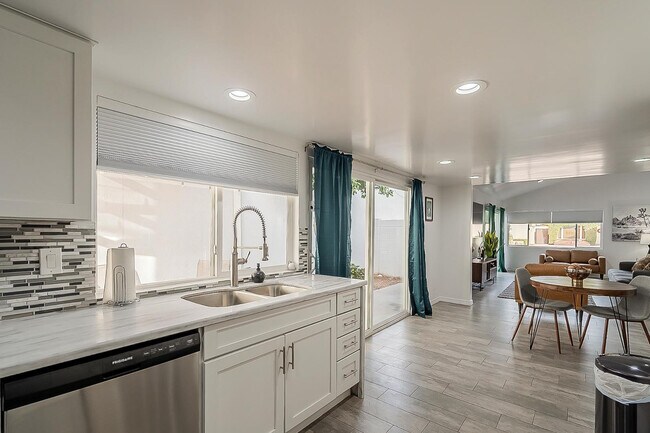 Building Photo - 2534 N 87th Way