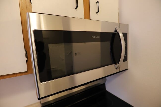 Building Photo - 257 Canby St