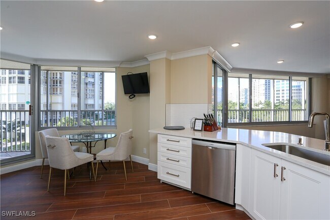 Building Photo - 4041 Gulf Shore Blvd N