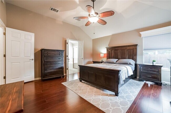 Building Photo - 1203 Calistoga Dr