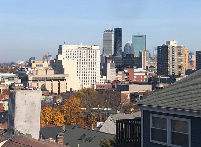 Building Photo - 8-8 Sunset St