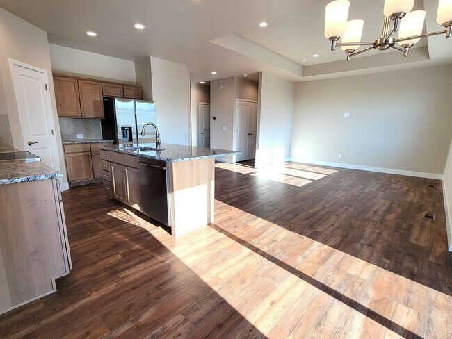 Building Photo - Newly constructed 3-bed/2-bath single-leve...